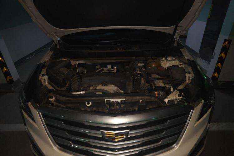Used Cadillac XT5 2018 25T Tech Model Engine Bay