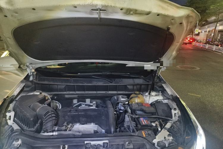 Used Cadillac XT5 2018 25T Luxury Model Engine Bay