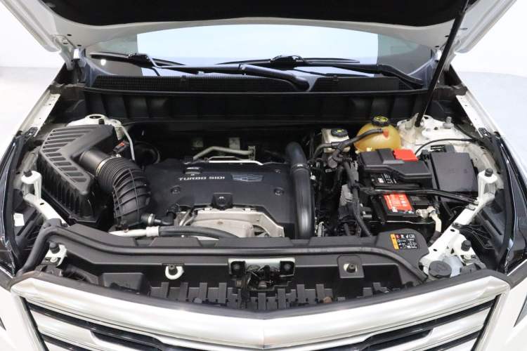 Used Cadillac XT5 2018 25T Luxury Model Engine Bay
