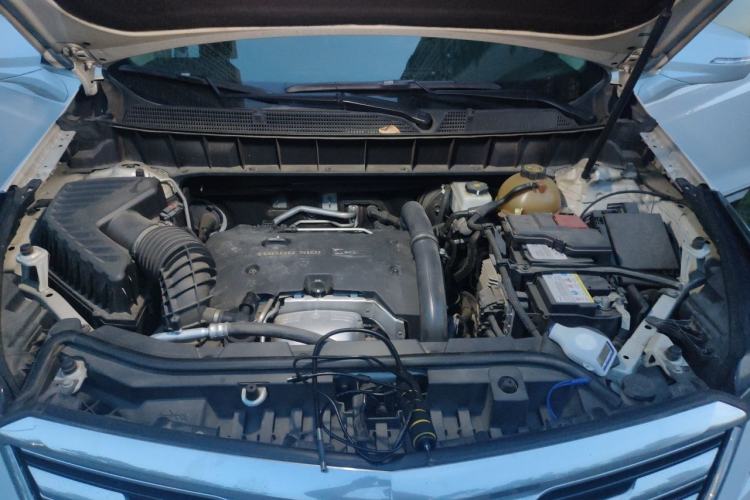 Used Cadillac XT5 2018 25T Luxury Model Engine Bay