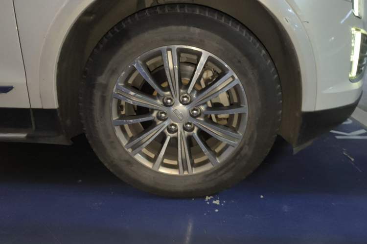 Used Cadillac XT5 2018 28T Four-Wheel Drive Luxury Model Exterior 1