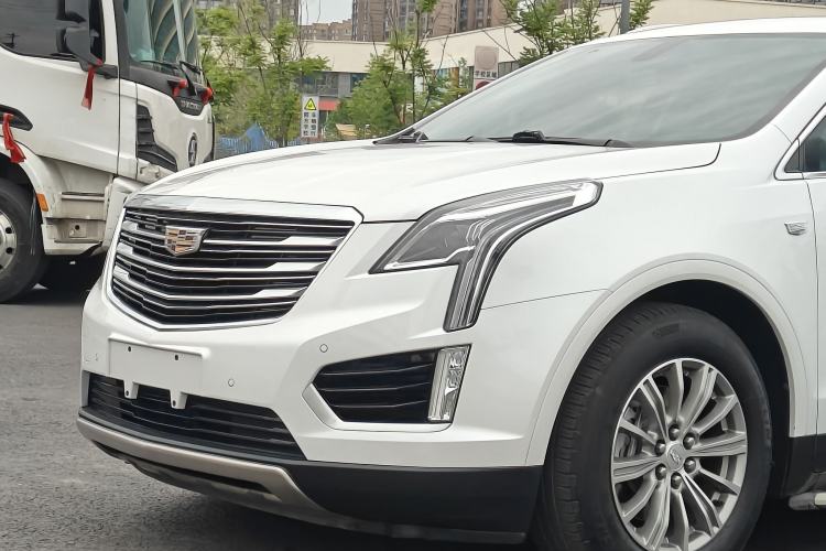 Used Cadillac XT5 2018 28T Four-Wheel Drive Luxury Model Exterior 1