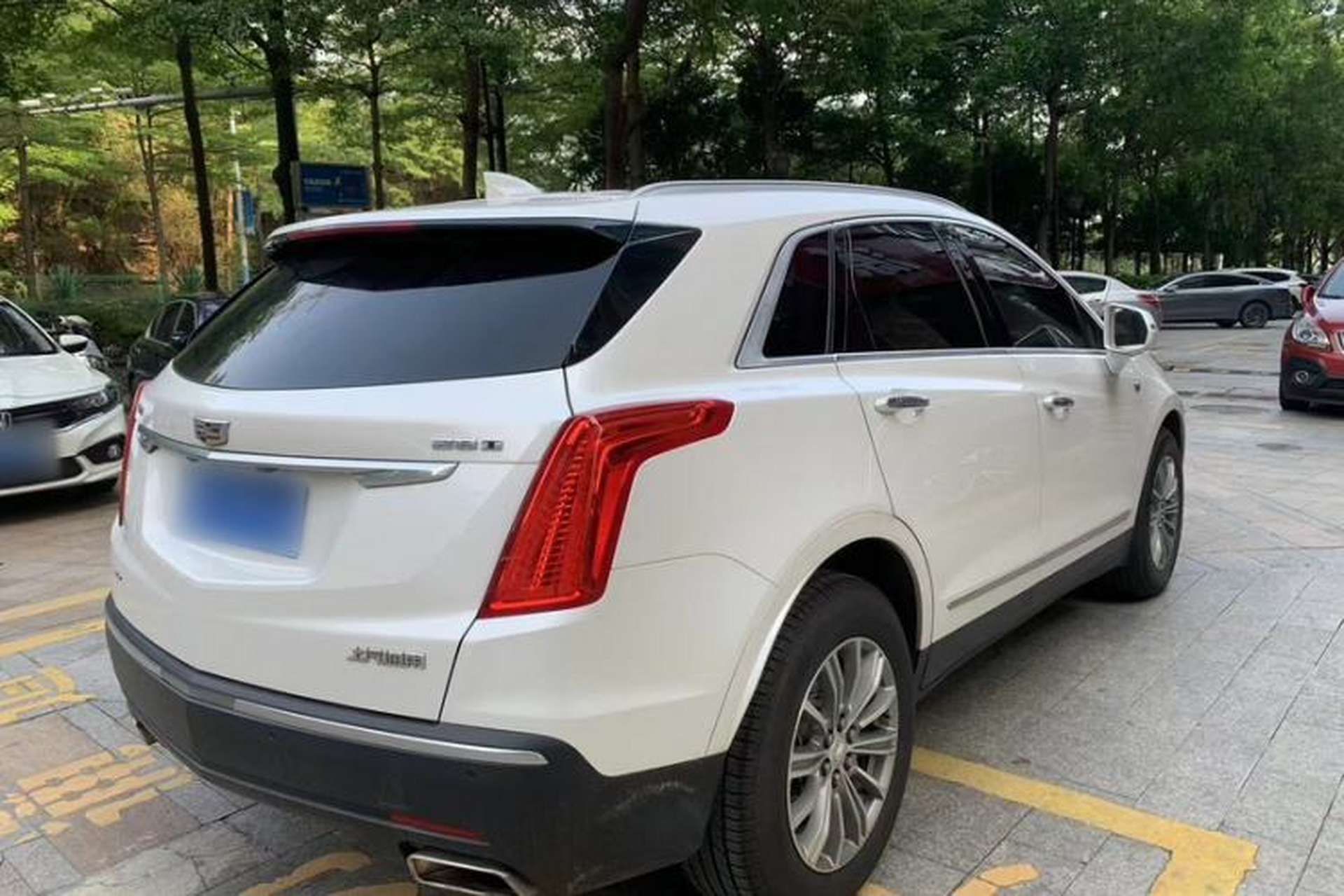 Used Cadillac XT5 2018 28T Four-Wheel Drive Luxury Model Exterior 1