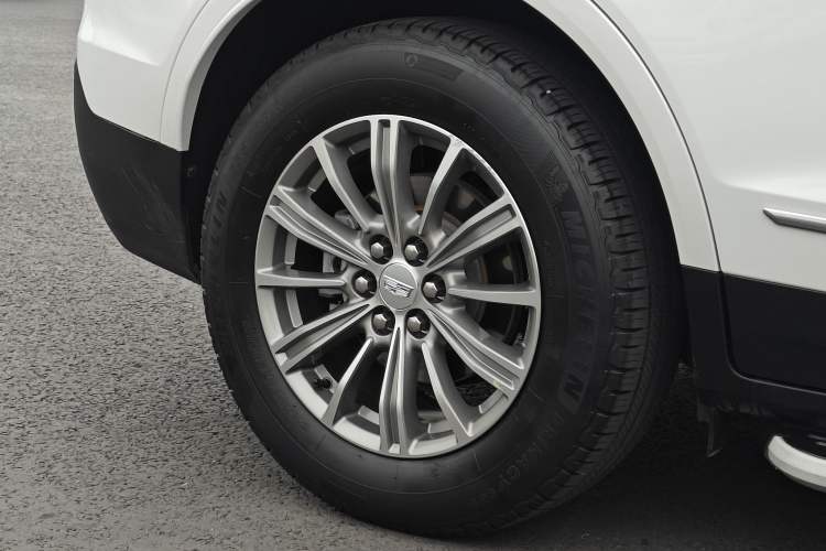 Used Cadillac XT5 2018 28T Four-Wheel Drive Luxury Model Exterior 11