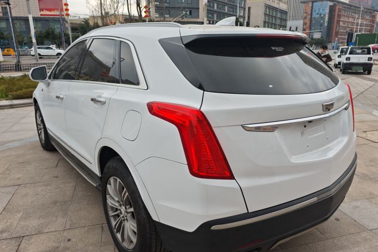 Used Cadillac XT5 2018 25T Luxury Model Exterior 2