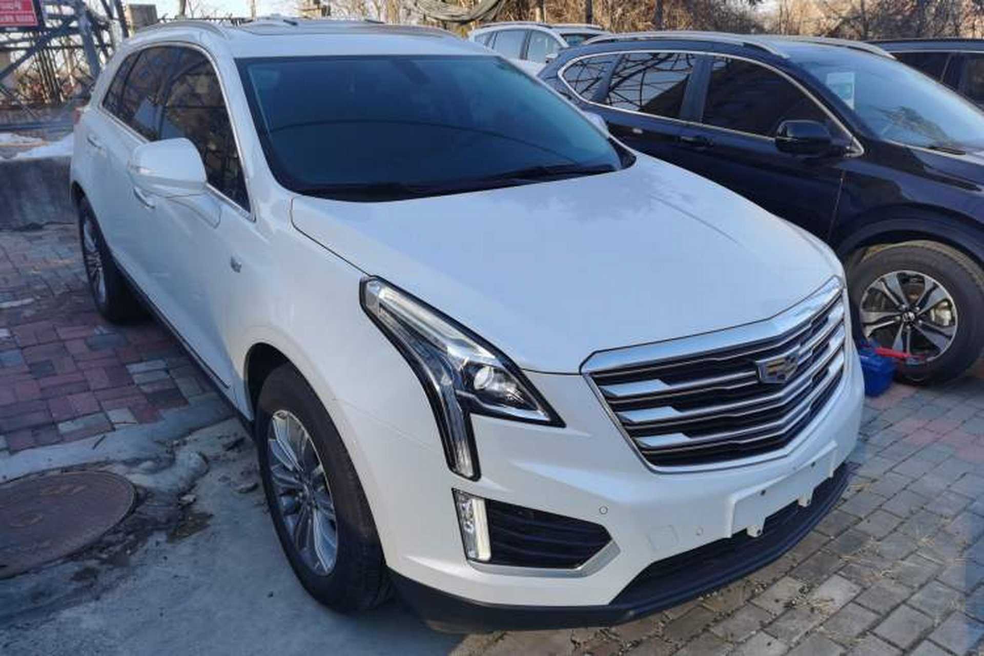 Used Cadillac XT5 2018 28T Four-Wheel Drive Luxury Model Exterior 2