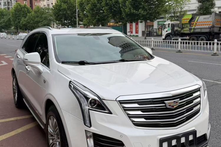Used Cadillac XT5 2018 25T Luxury Model Exterior 2