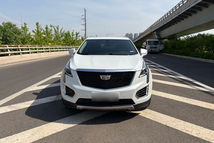 Used Cadillac XT5 2018 28T Four-Wheel Drive Luxury Model Exterior 2