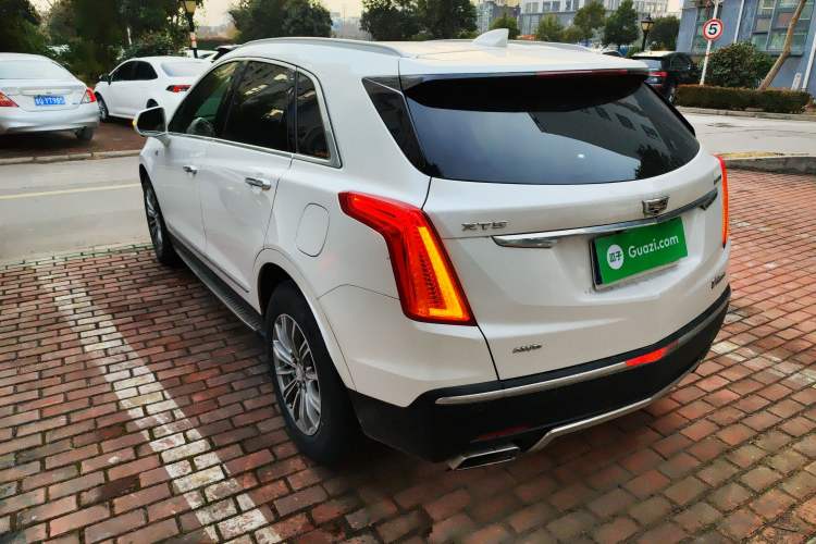 Used Cadillac XT5 2018 25T Luxury Model Exterior 2