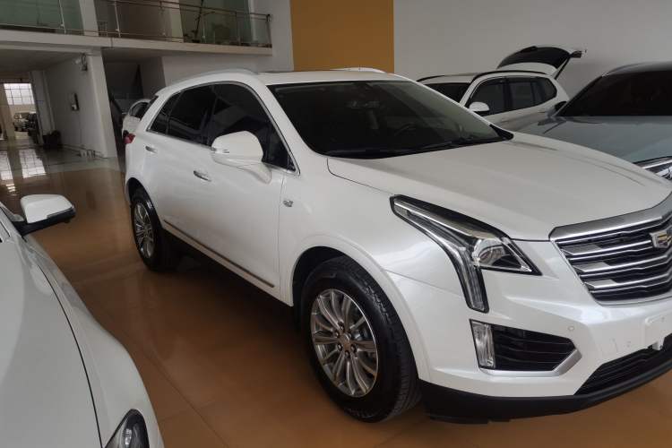 Used Cadillac XT5 2018 25T Luxury Model Exterior 2