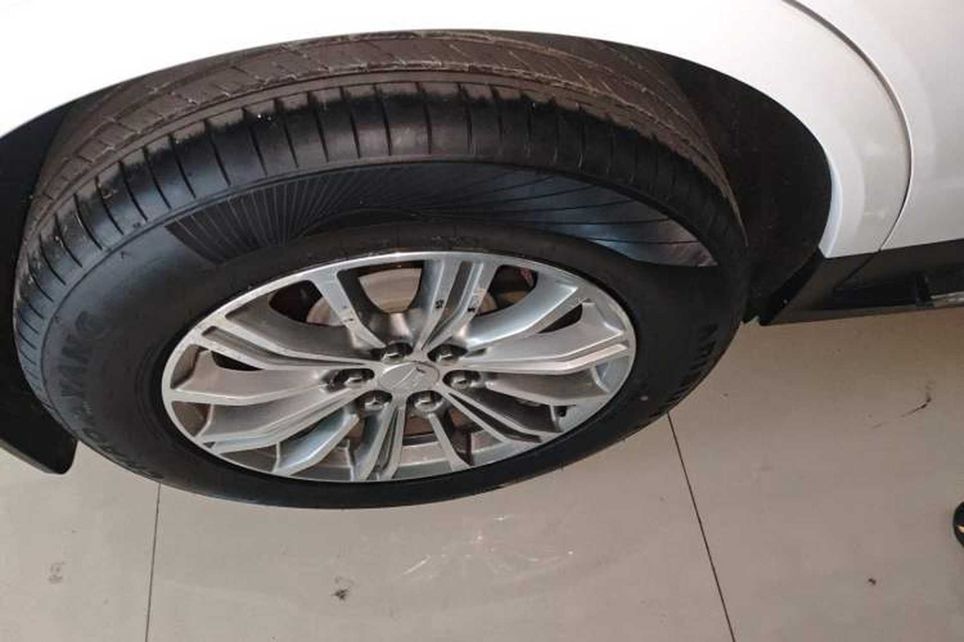 Used Cadillac XT5 2018 25T Luxury Model Exterior 3