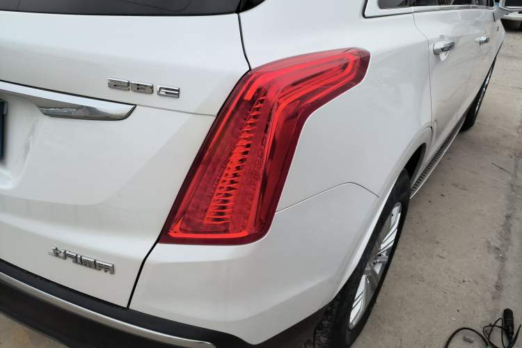 Used Cadillac XT5 2018 28E Four-Wheel Drive Tech Version Exterior 3