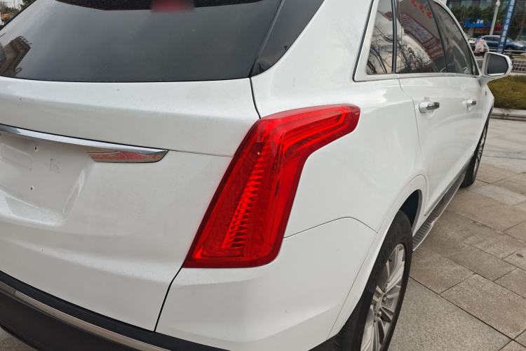 Used Cadillac XT5 2018 25T Luxury Model Exterior 3