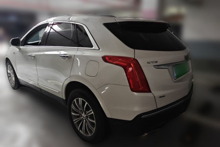 Used Cadillac XT5 2018 25T Luxury Model Exterior 3