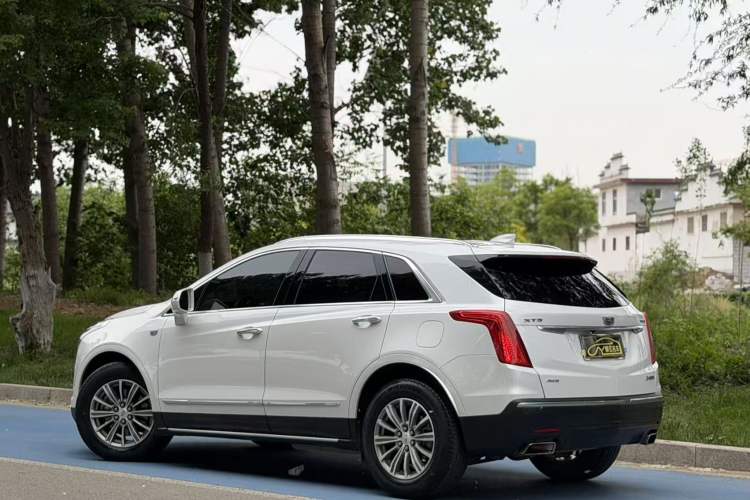 Used Cadillac XT5 2018 28T Four-Wheel Drive Luxury Model Exterior 3