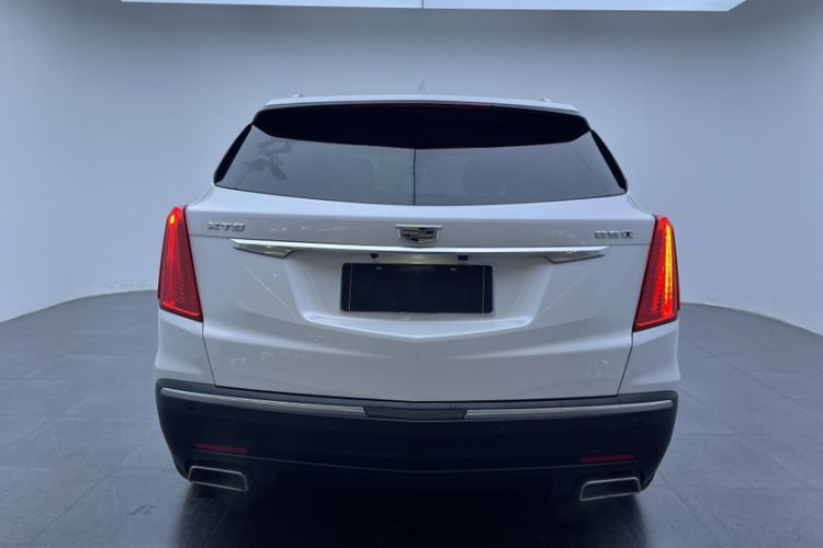 Used Cadillac XT5 2018 25T Luxury Model Exterior 3