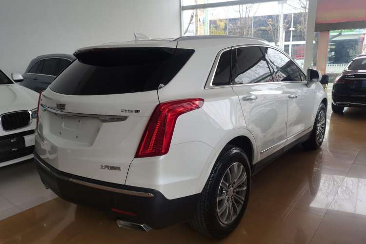 Used Cadillac XT5 2018 25T Luxury Model Exterior 3