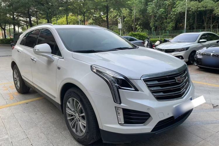 Used Cadillac XT5 2018 28T Four-Wheel Drive Luxury Model Exterior 3
