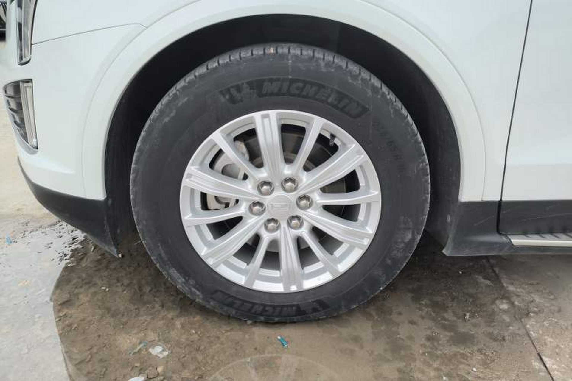 Used Cadillac XT5 2018 28E Four-Wheel Drive Tech Version Exterior 4
