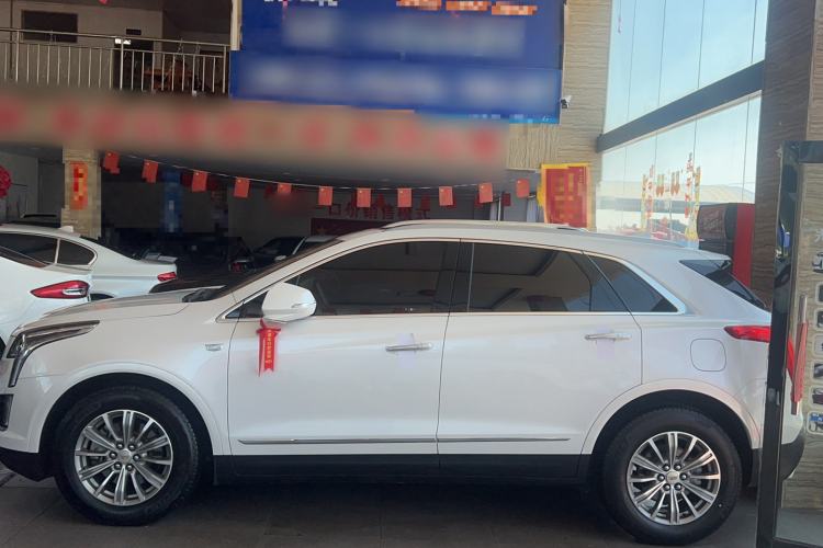 Used Cadillac XT5 2018 25T Luxury Model Exterior 4