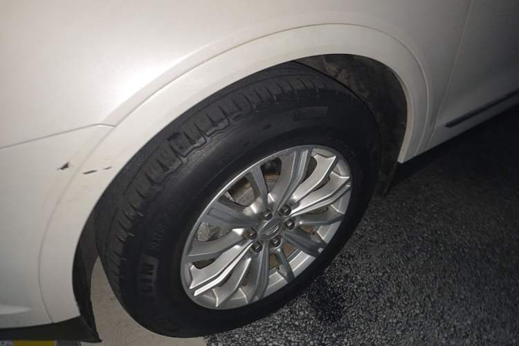 Used Cadillac XT5 2018 28E Four-Wheel Drive Tech Version Exterior 4