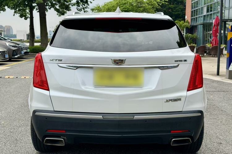 Used Cadillac XT5 2018 25T Luxury Model Exterior 4