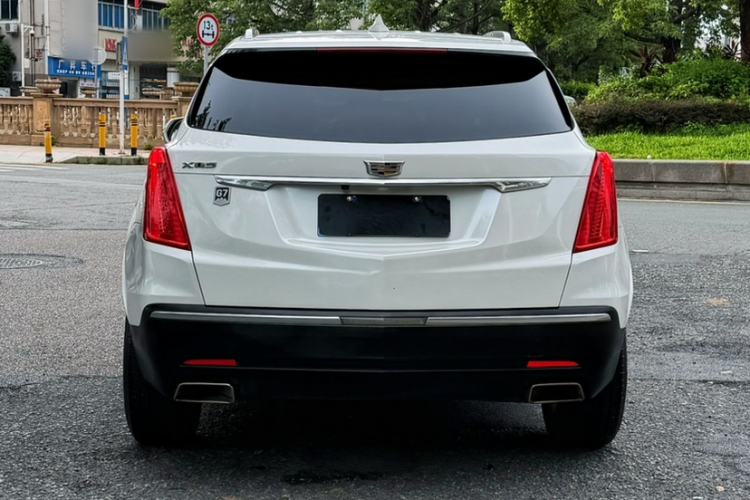 Used Cadillac XT5 2018 25T Tech Model Exterior 4