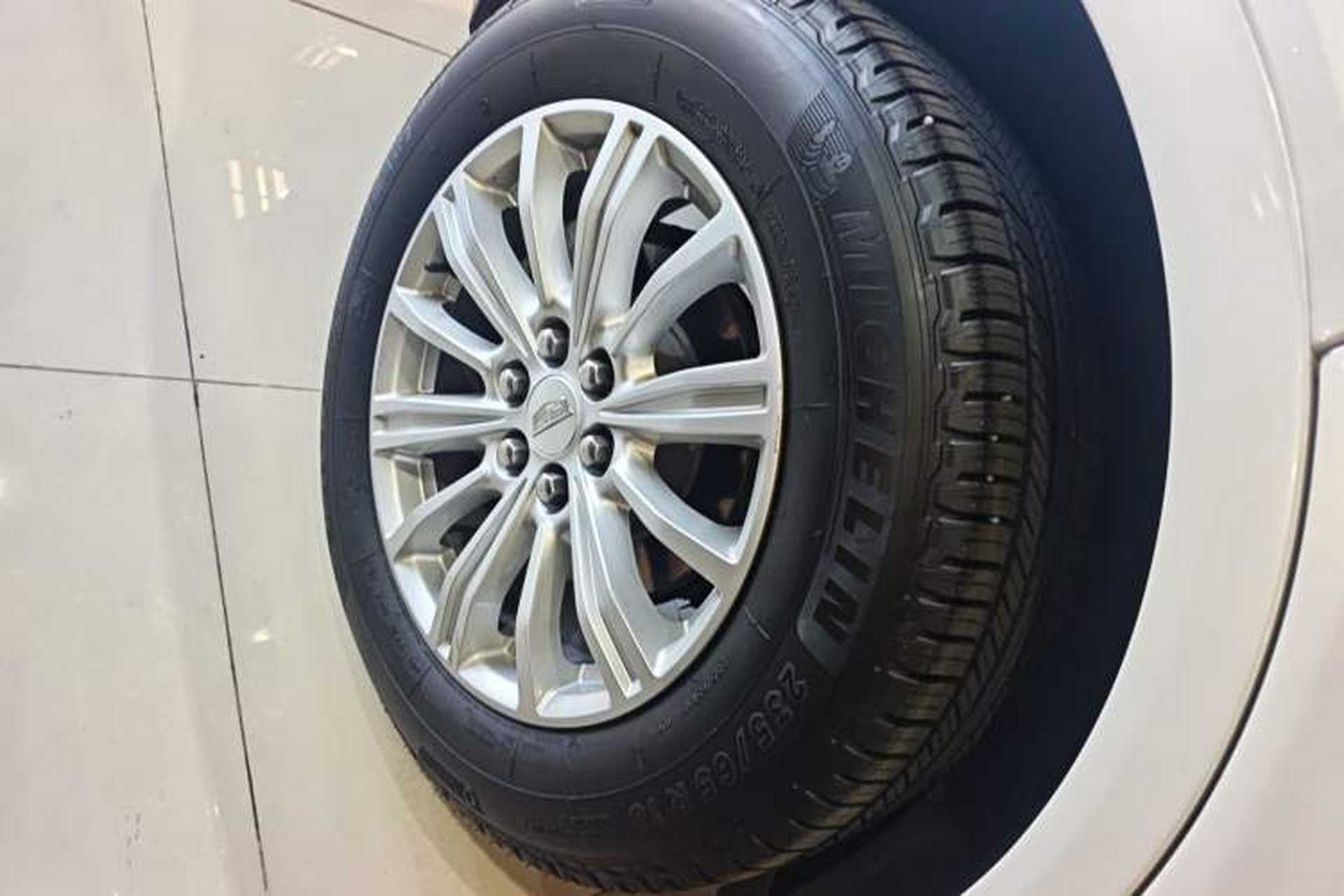 Used Cadillac XT5 2018 28E Four-Wheel Drive Tech Version Exterior 4