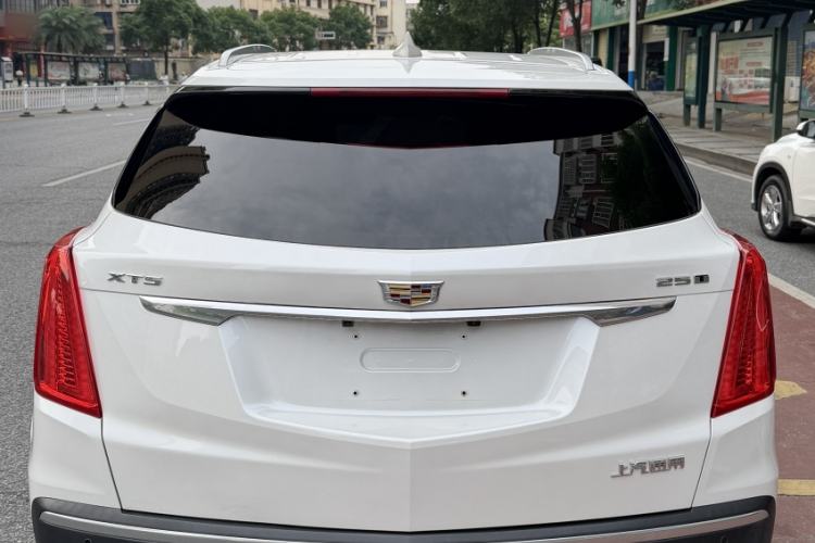 Used Cadillac XT5 2018 25T Luxury Model Exterior 4