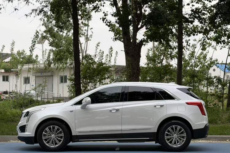 Used Cadillac XT5 2018 28T Four-Wheel Drive Luxury Model Exterior 4