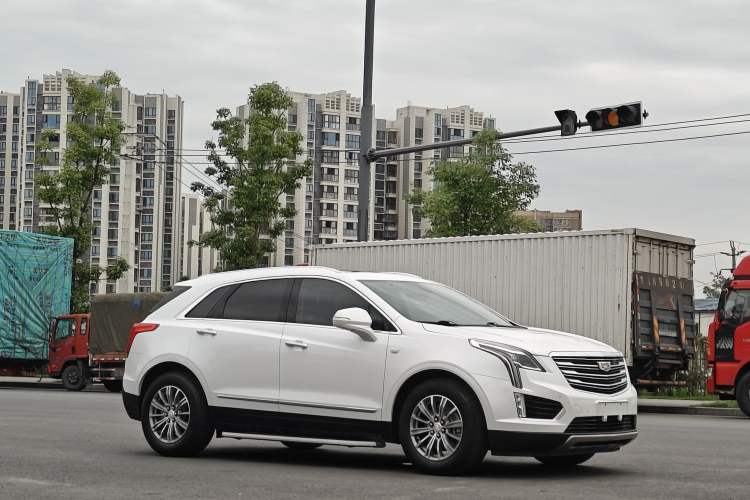 Used Cadillac XT5 2018 28T Four-Wheel Drive Luxury Model Exterior 4