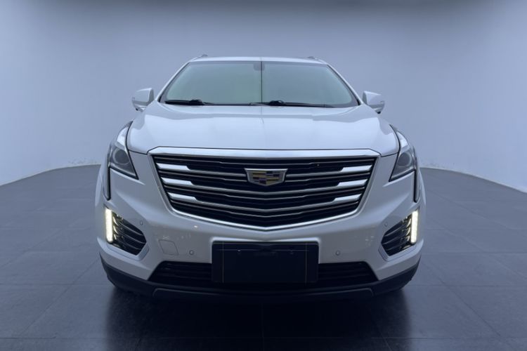 Used Cadillac XT5 2018 25T Luxury Model Exterior 4