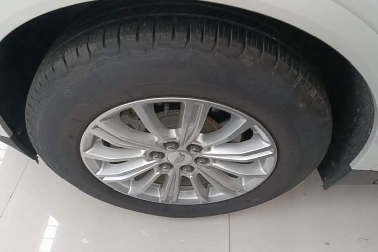Used Cadillac XT5 2018 28E Four-Wheel Drive Tech Version Exterior 4
