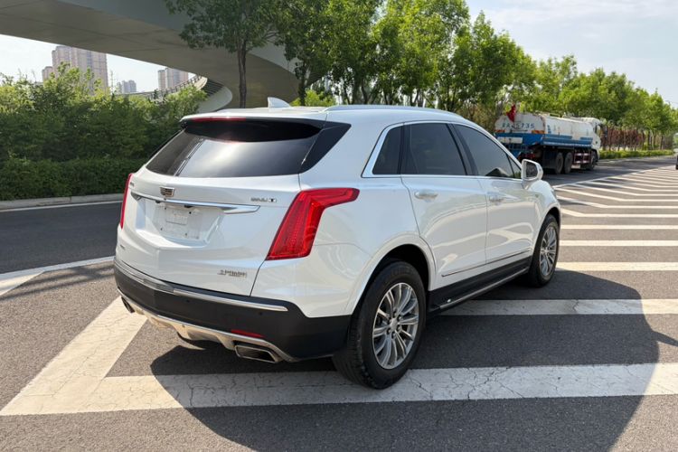 Used Cadillac XT5 2018 28T Four-Wheel Drive Luxury Model Exterior 4
