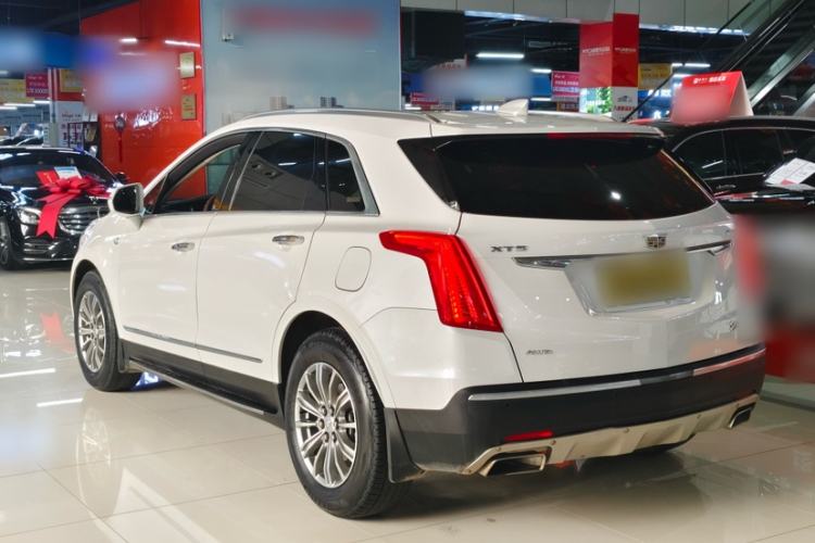 Used Cadillac XT5 2018 28T Four-Wheel Drive Luxury Model Exterior 4