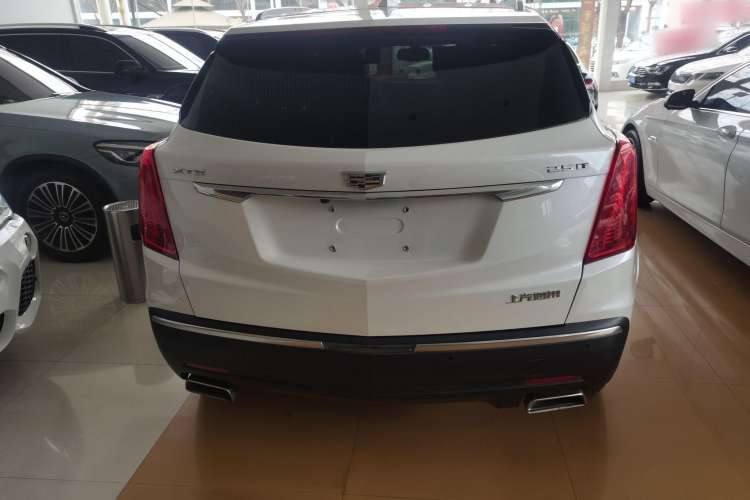 Used Cadillac XT5 2018 25T Luxury Model Exterior 4