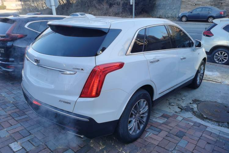 Used Cadillac XT5 2018 28T Four-Wheel Drive Luxury Model Exterior 5