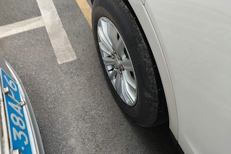 Used Cadillac XT5 2018 25T Tech Model Exterior 5