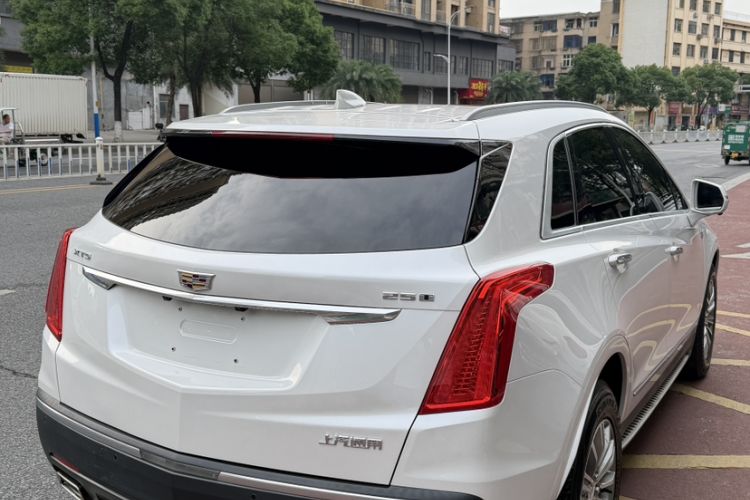 Used Cadillac XT5 2018 25T Luxury Model Exterior 5