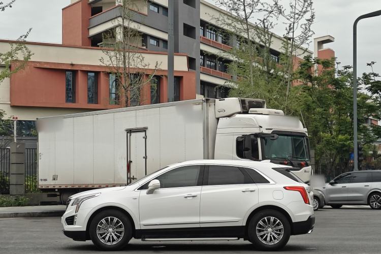 Used Cadillac XT5 2018 28T Four-Wheel Drive Luxury Model Exterior 5