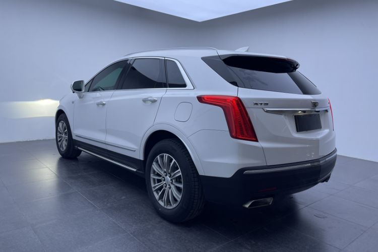 Used Cadillac XT5 2018 25T Luxury Model Exterior 5