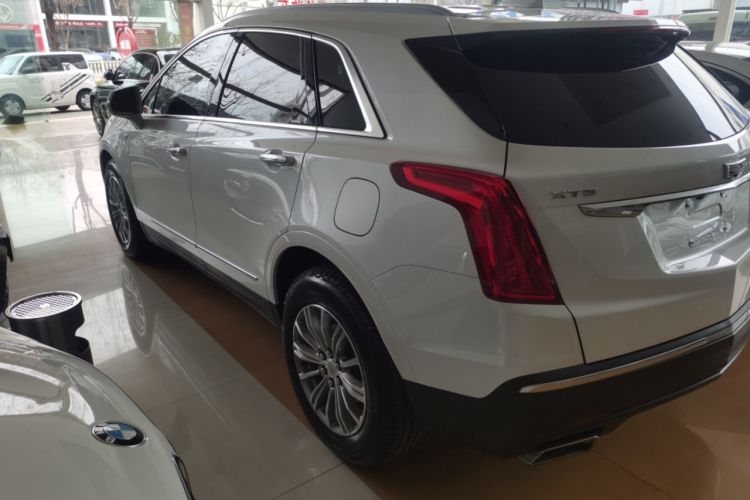 Used Cadillac XT5 2018 25T Luxury Model Exterior 5