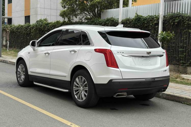 Used Cadillac XT5 2018 25T Luxury Model Exterior 5