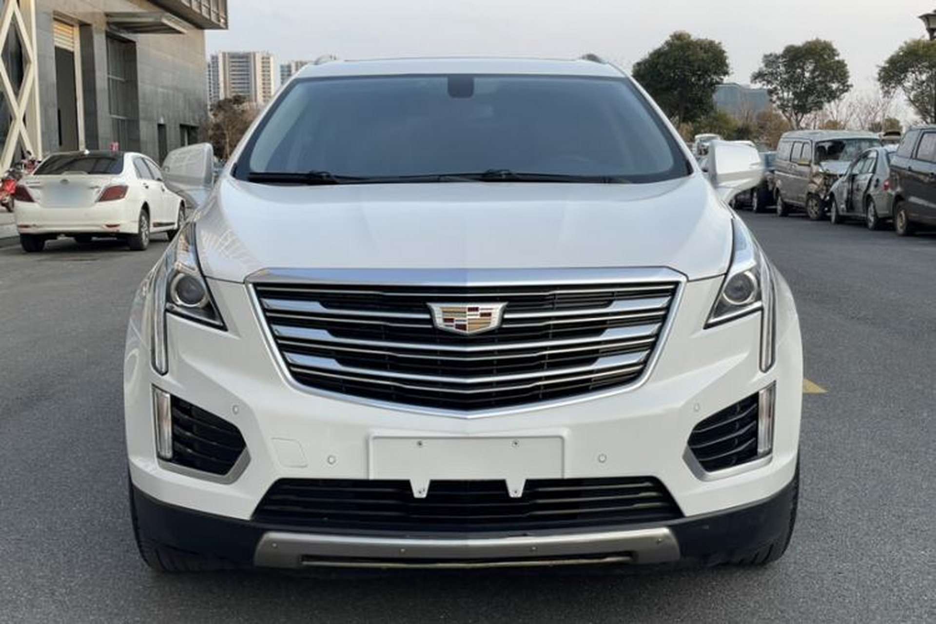 Used Cadillac XT5 2018 25T Luxury Model Exterior 6