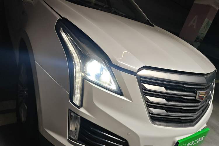 Used Cadillac XT5 2018 25T Luxury Model Exterior 6