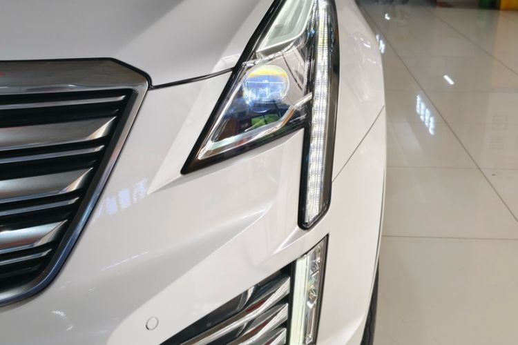 Used Cadillac XT5 2018 28T Four-Wheel Drive Luxury Model Exterior 7
