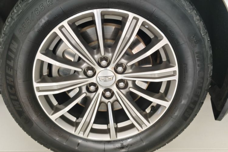 Used Cadillac XT5 2018 28T Four-Wheel Drive Luxury Model Exterior 8