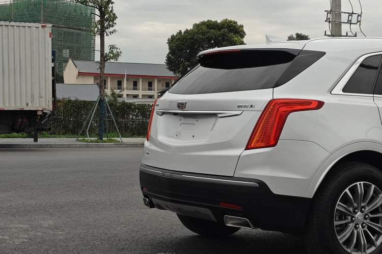 Used Cadillac XT5 2018 28T Four-Wheel Drive Luxury Model Exterior 9