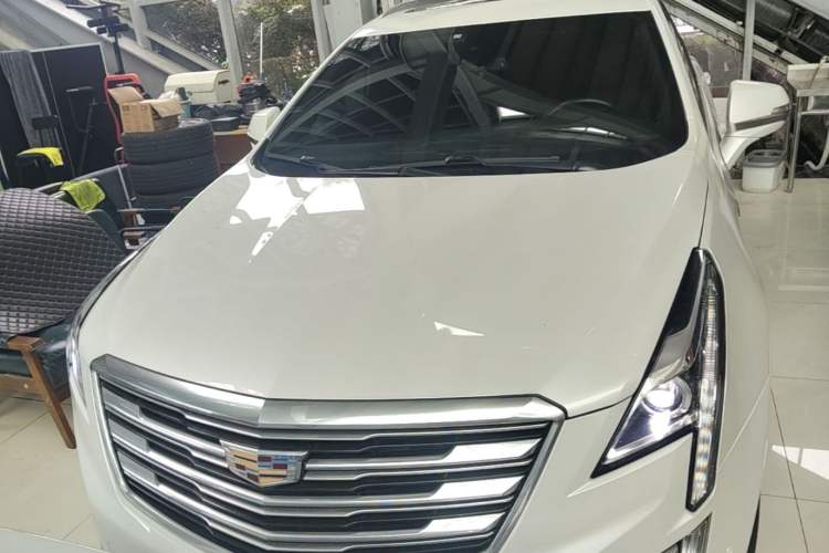 Used Cadillac XT5 2018 28E Four-Wheel Drive Tech Version Front