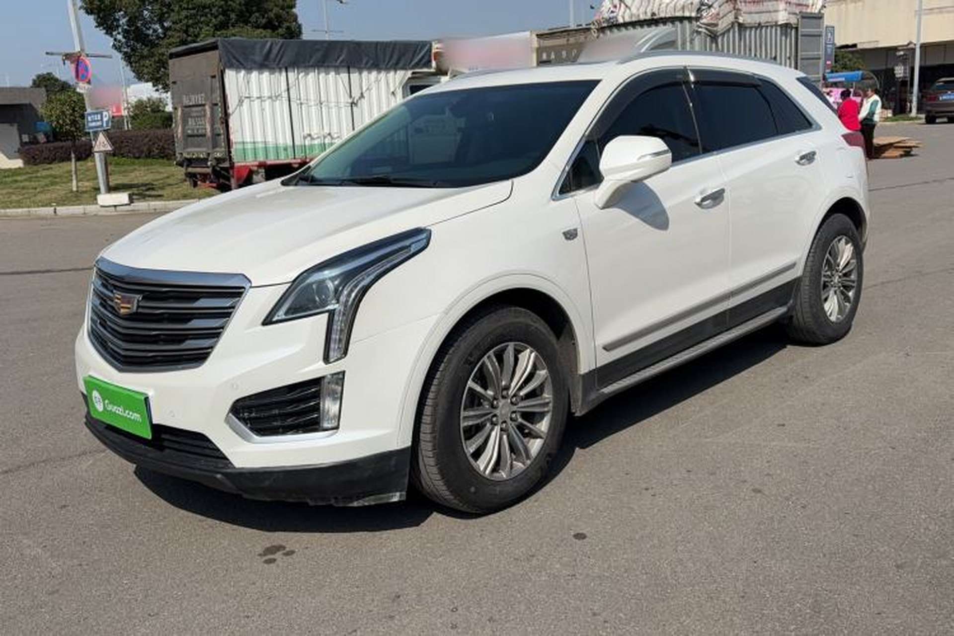 Used Cadillac XT5 2018 25T Luxury Model Front Left 45 Deg